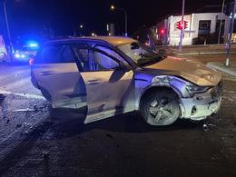 Enginn slasaðist í harkalegum árekstri