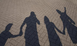 Athuga eftirlit með börnum í fóstri