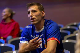 Skórnir komnir á hilluna