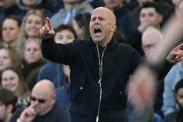 Fullyrða að Slot verði rekinn