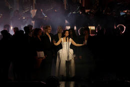 Rosalia gekk af sviði með matareitrun