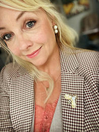 Missti vinnuna og stofnaði hönnunarfyrirtæki sem blómstrar 