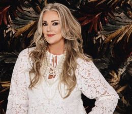 „Ég er búin að skreyta heima og í bústaðnum svo nú er bara að njóta“