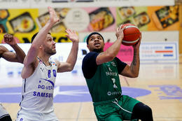 Njarðvík vann í Grindavík eftir slagsmál