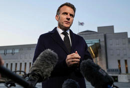 Segir óraunhæft að ná Hormússundi með valdi