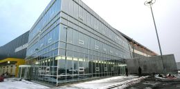 Stefnan ekki í samræmi við kröfur