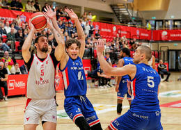 Valur - Keflavík, staðan er 65:67