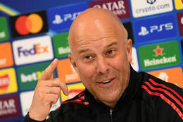 Arne Slot hefur trú á kraftaverki