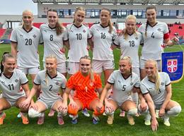 Íslensku stelpurnar á EM