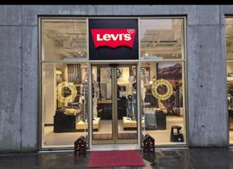 Loka Levi's á Hafnartorgi 