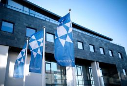 Vonbrigði og kom á óvart