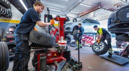 Næsti lausi tími er 12. maí