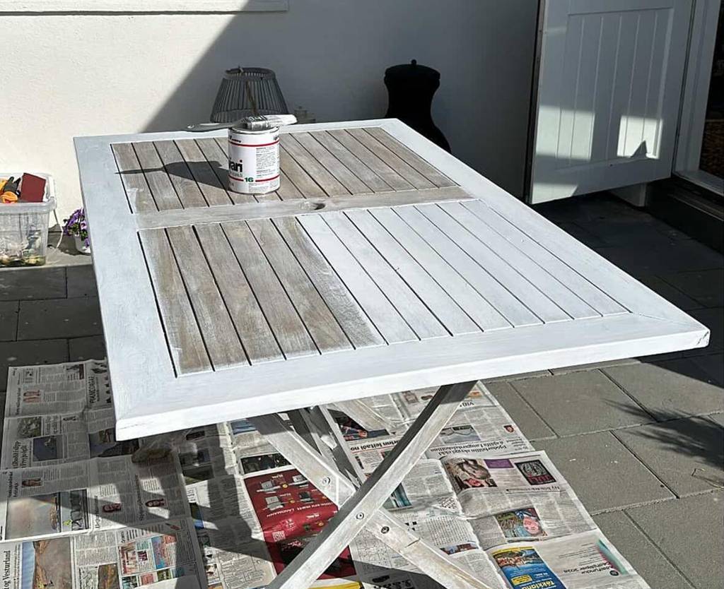 Halla Líf og Ingimar fengu gamalt útiborð og stóla frá …