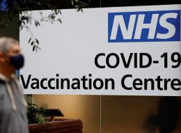 Breska heilbrigðis­kerfið riðaði til falls