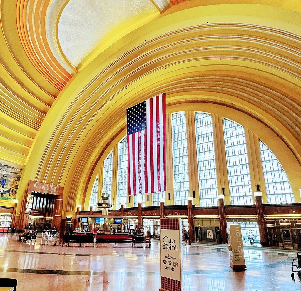 Union Terminal lestarstöðin í Cincinnati, Ohio, nú minnisvarði og safnasafn.