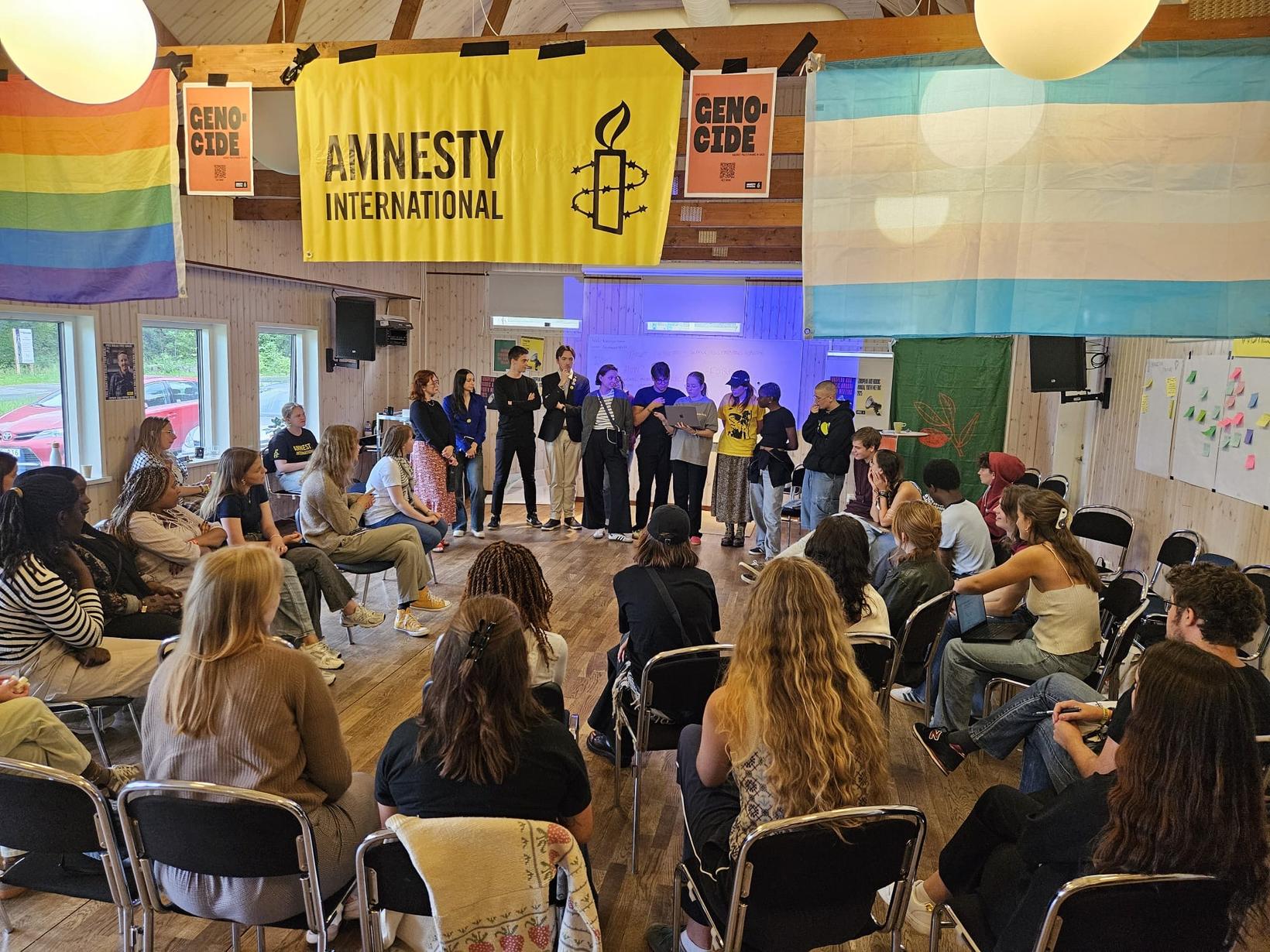 Heiðrún Vala var í stjórn ungliðaráðs Amnesty International, og stýrði …