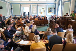 Tillaga um þjóðaratkvæðagreiðslu samþykkt