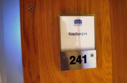 Leyniherbergi í Alþingishúsinu