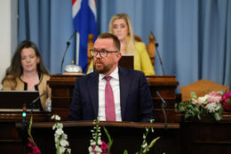 Eins og spennitreyja í samfélaginu