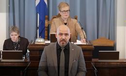 „Var aflað tilskilinna leyfa?“