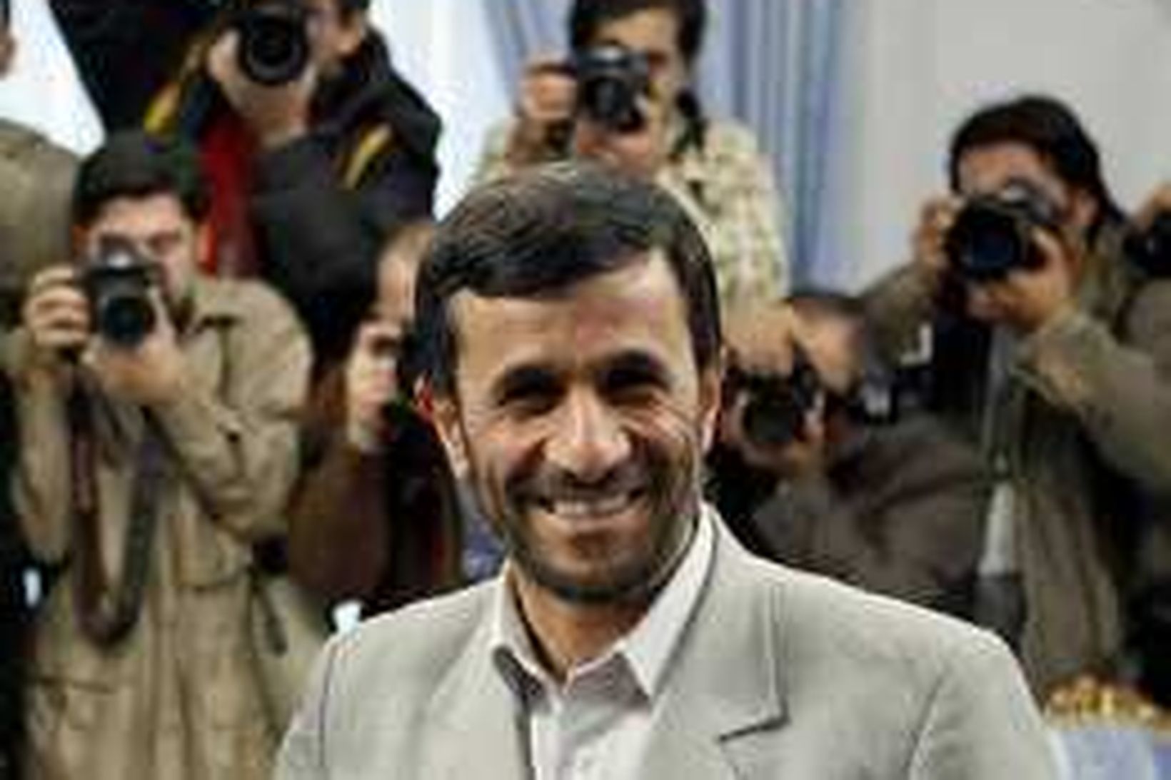 Mahmoud Ahmadinejad, forseti Írans, er hvergi banginn.
