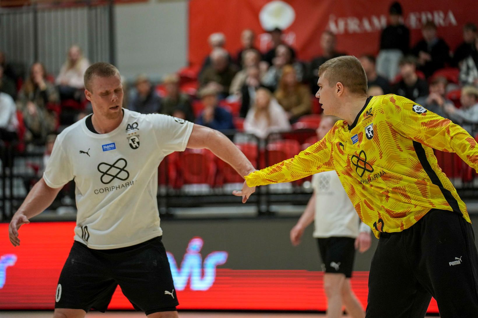 FH komið yfir gegn Íslandsmeisturunum