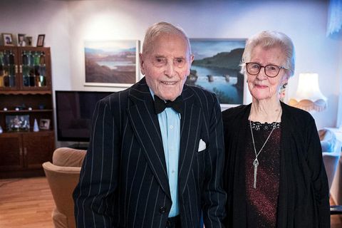 Lárus Sigfússon and Kristín Gísladóttir, dressed up for his 105th birthday.