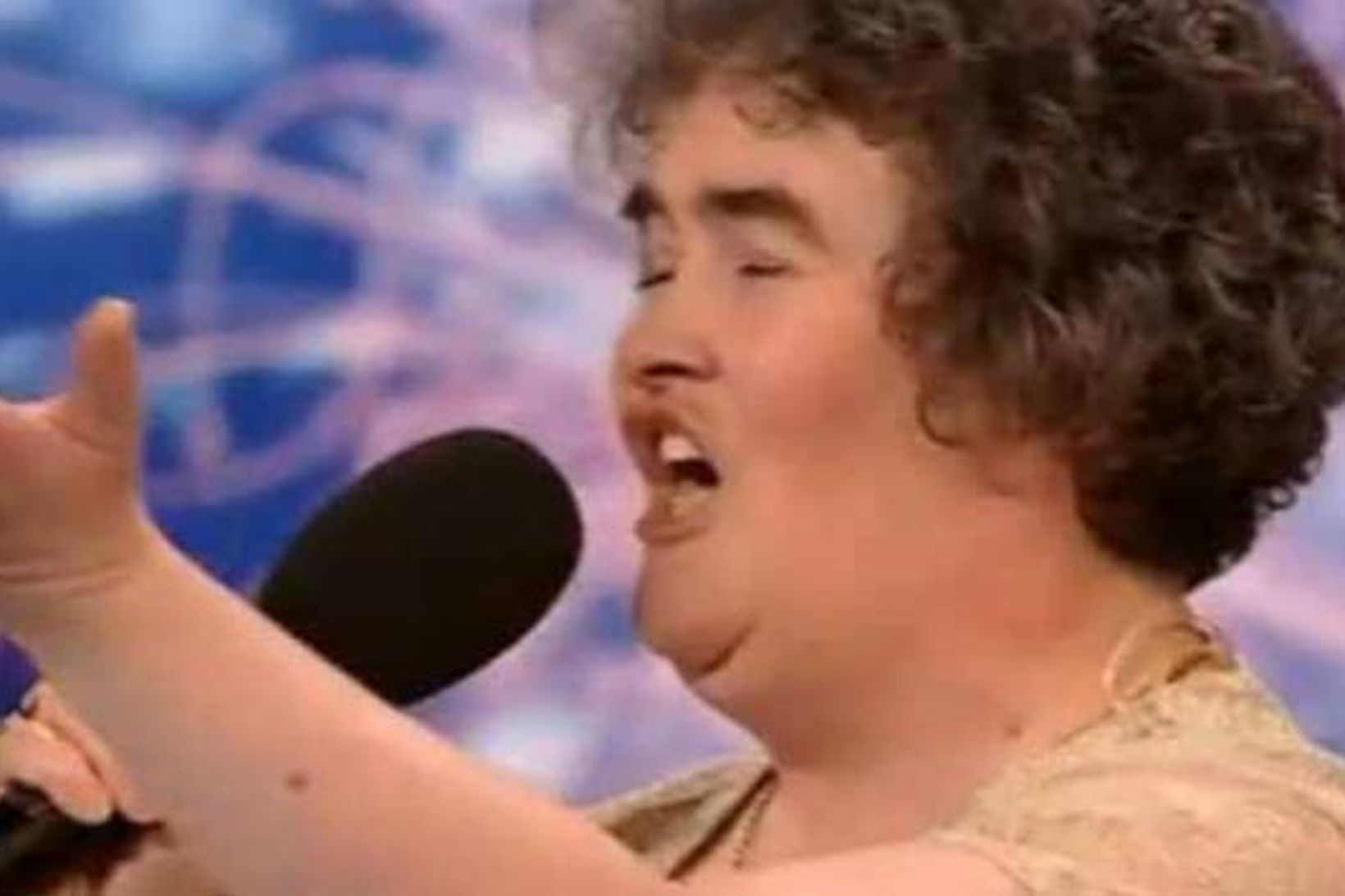 Susan Boyle syngur fyrir dómarana.