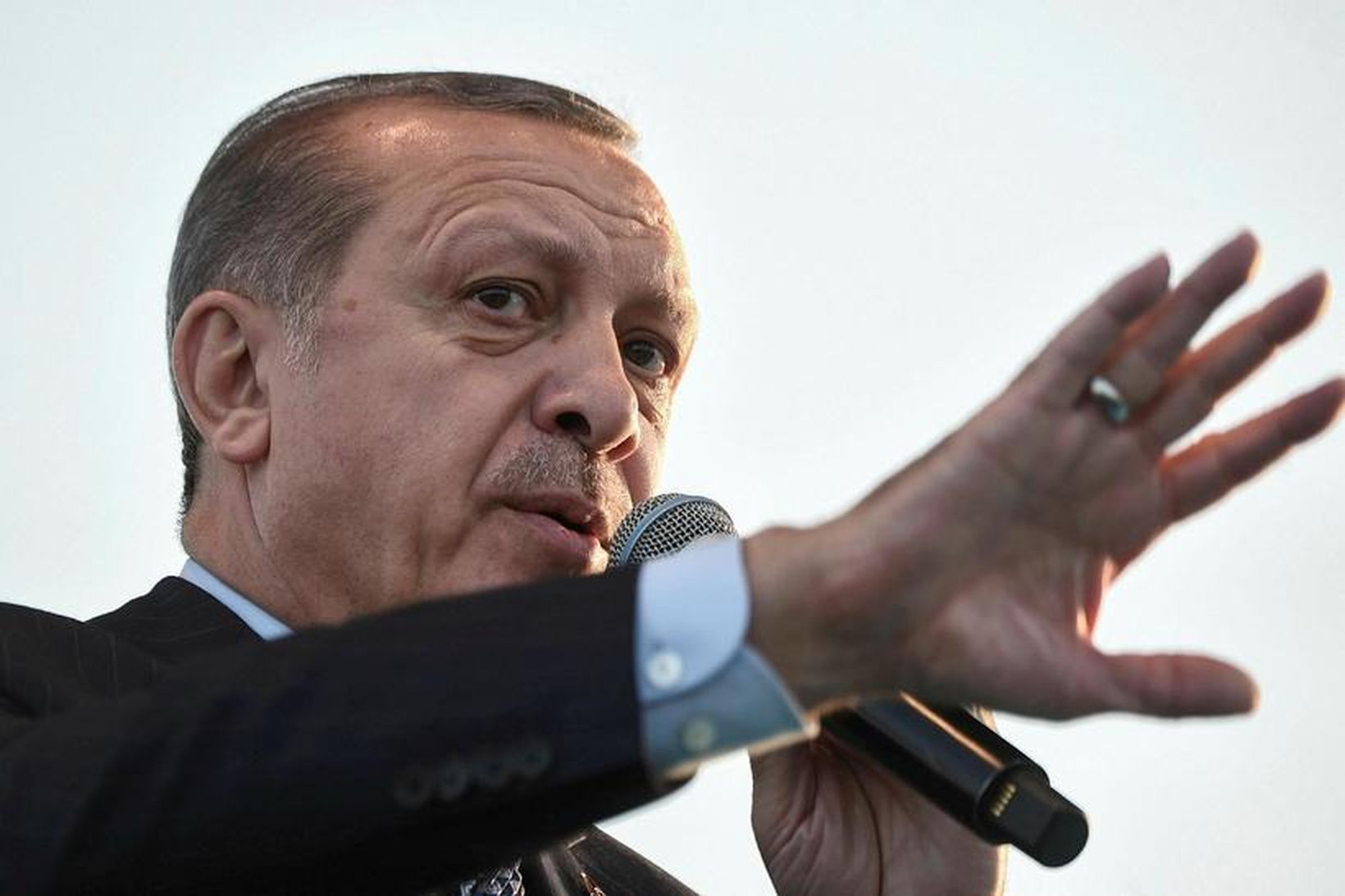 Erdogan hugnast ekki að Bandaríkjamenn vopni bardagasveitir Kúrda í Sýrlandi.