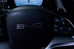 BYD afhenti 4,27 milljónir bifreiða.