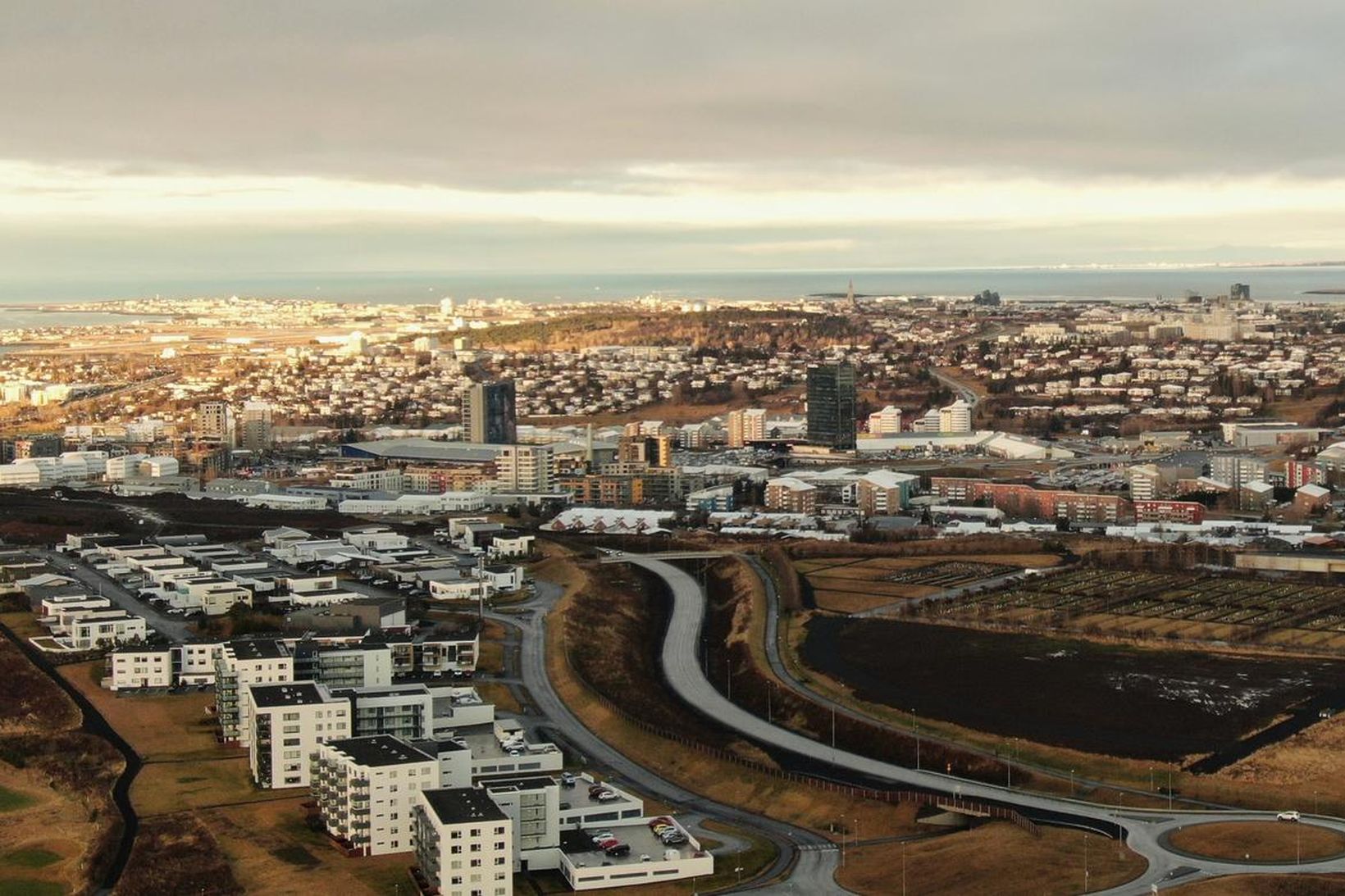 Í húsnæðinu eru tíu hjúkrunarrými og átta þeirra fjórtán fermetrar …