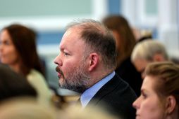 Þingfundi var slitið klukkan hálf fimm í morgun.