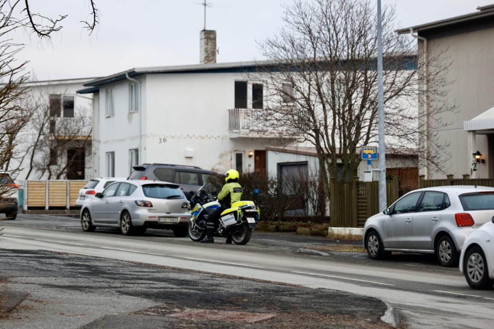 Frá aðgerðum lögreglu í Kópavogi í dag. Konu er enn …