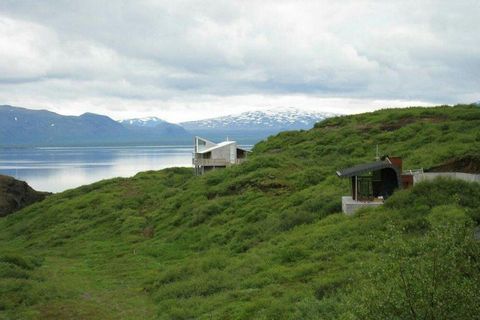 The country home offers atounding views to Lake Þingvellir.