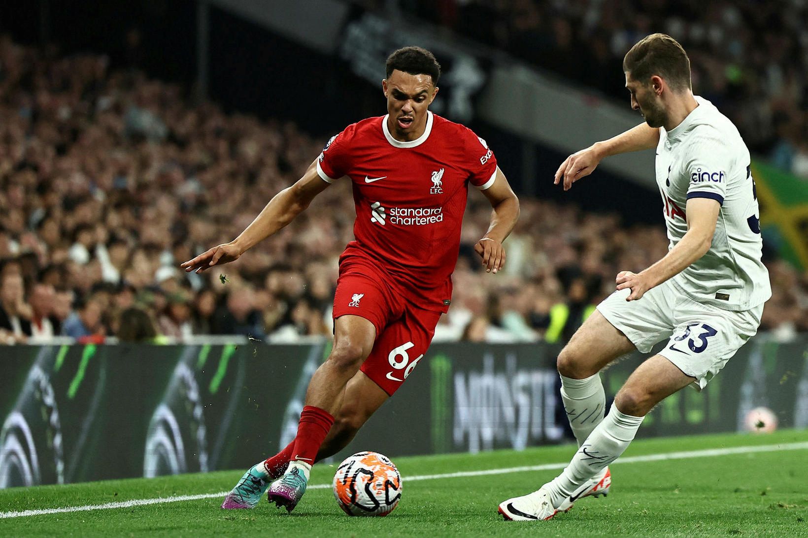 Trent Alexander-Arnold í leik með Liverpool á tímabilinu.