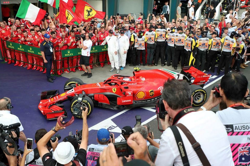 Vettel eftir sigurinn í Melbourne.