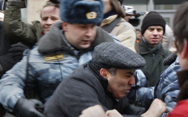 Lögregla handtekur Garrí Kasparov í Moskvu á laugardag