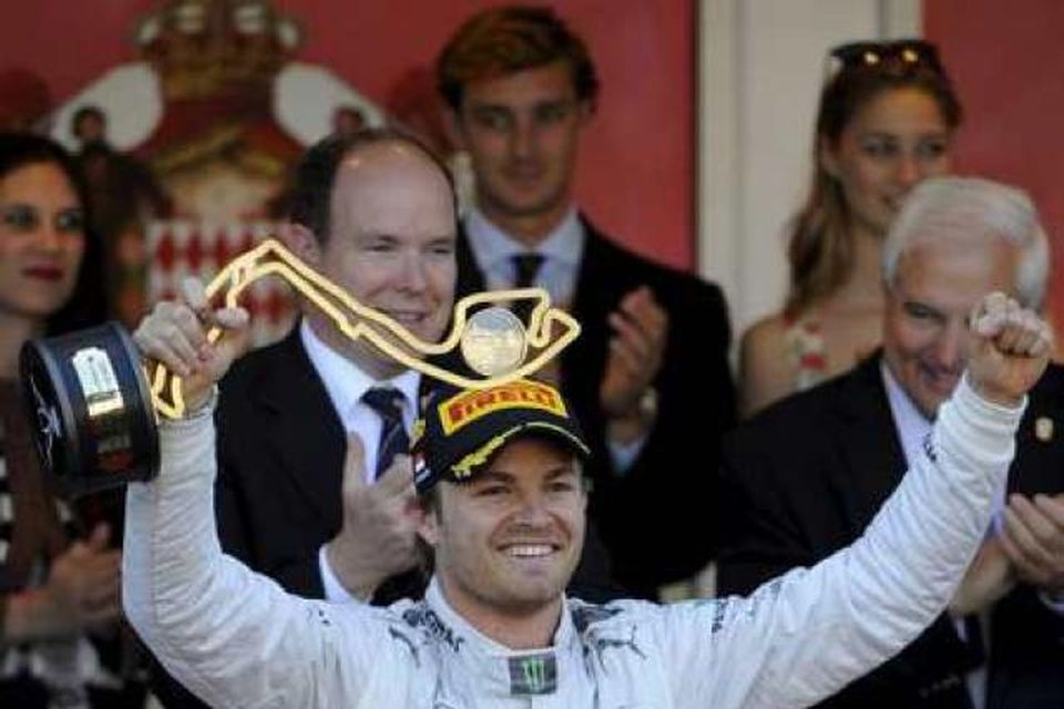 Rosberg réði sér vart af kæti eftir sigurinn góða í Mónakó.