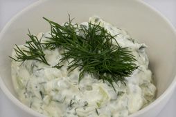 Tzatziki sósan klikkar ekki þegar þig langar í góða og ferska sósu með grillmatnum, fisknum …