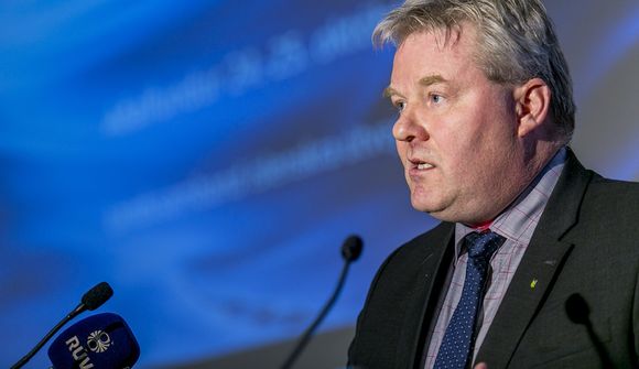 Ráðherra endurskoði ákvörðun sína