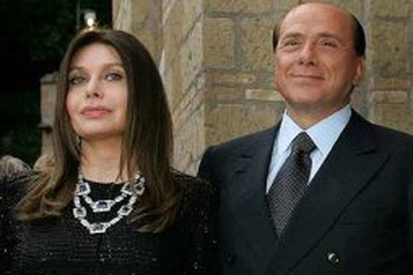 Berlusconi með Veronicu konu sinni.