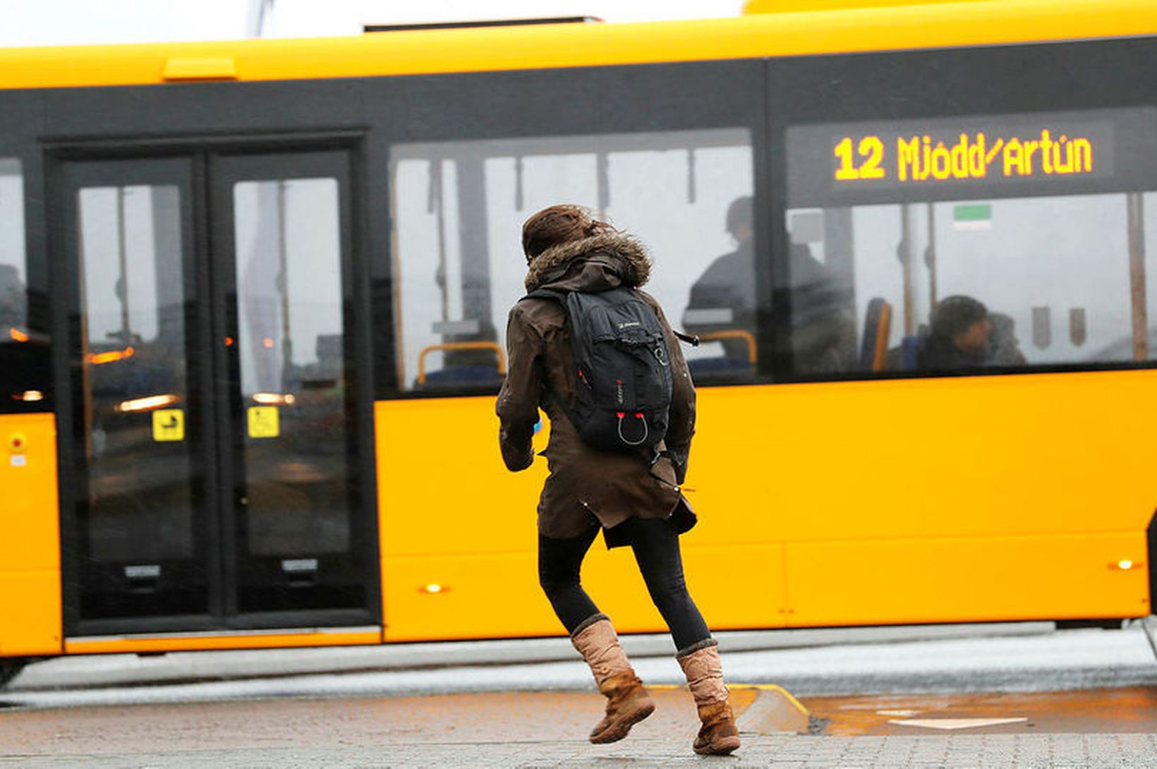 Er að gefast upp á bíllausum lífstíl vegna Strætó