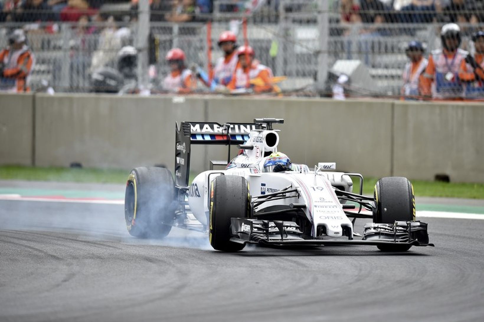 Felipe Massa tekur á því í tímatökunni í Mexíkó.