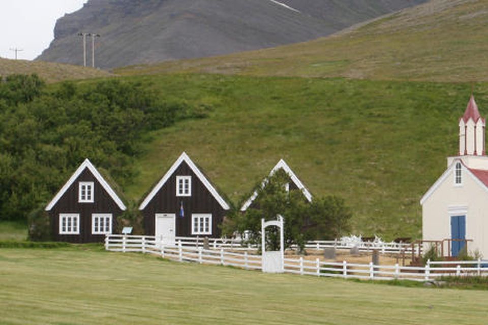 Hrafnseyri við Arnarfjörð. Fæðingarstaður Jóns Sigurðssonar