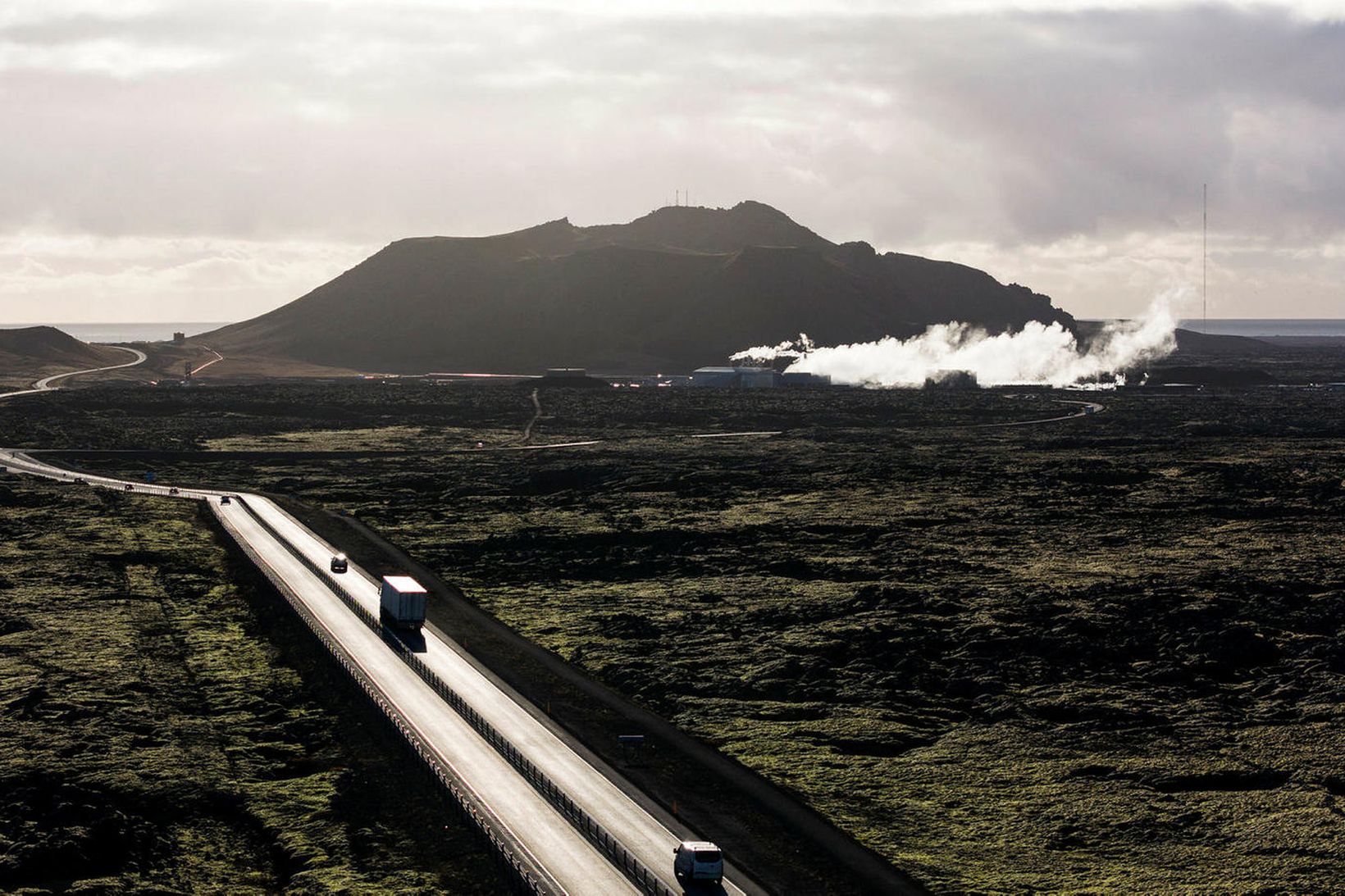 Jörð skelfur enn á Reykjanesskaga og mældist stærsti skjálfti næturinnar …