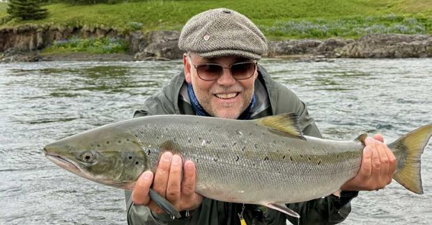Svona lítur hann út fyrsti laxinn úr Grímsá. Tók Hauginn og veiðimaður er Stefán Þór …