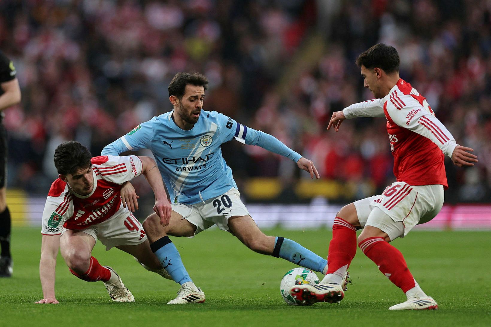 Fyrirliði City á förum