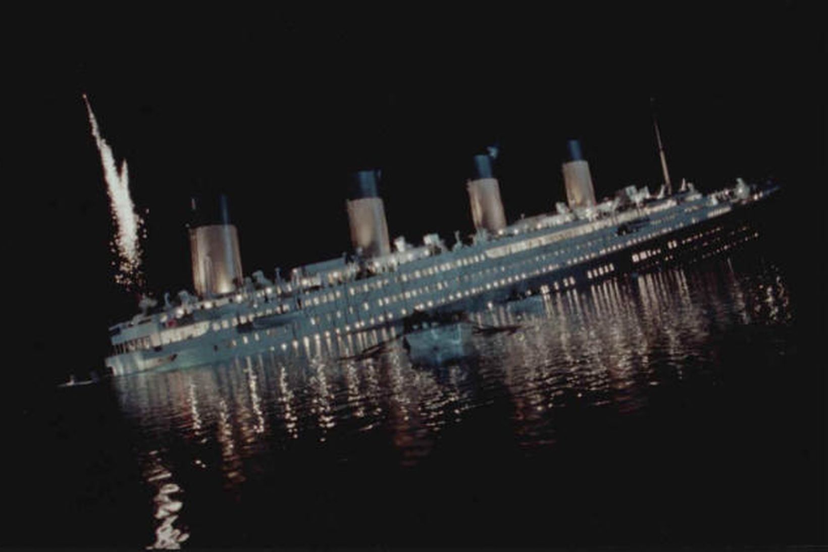 Sýn listamanns á harmleikinn þegar Titanic fékk vota gröf. Farþegar …