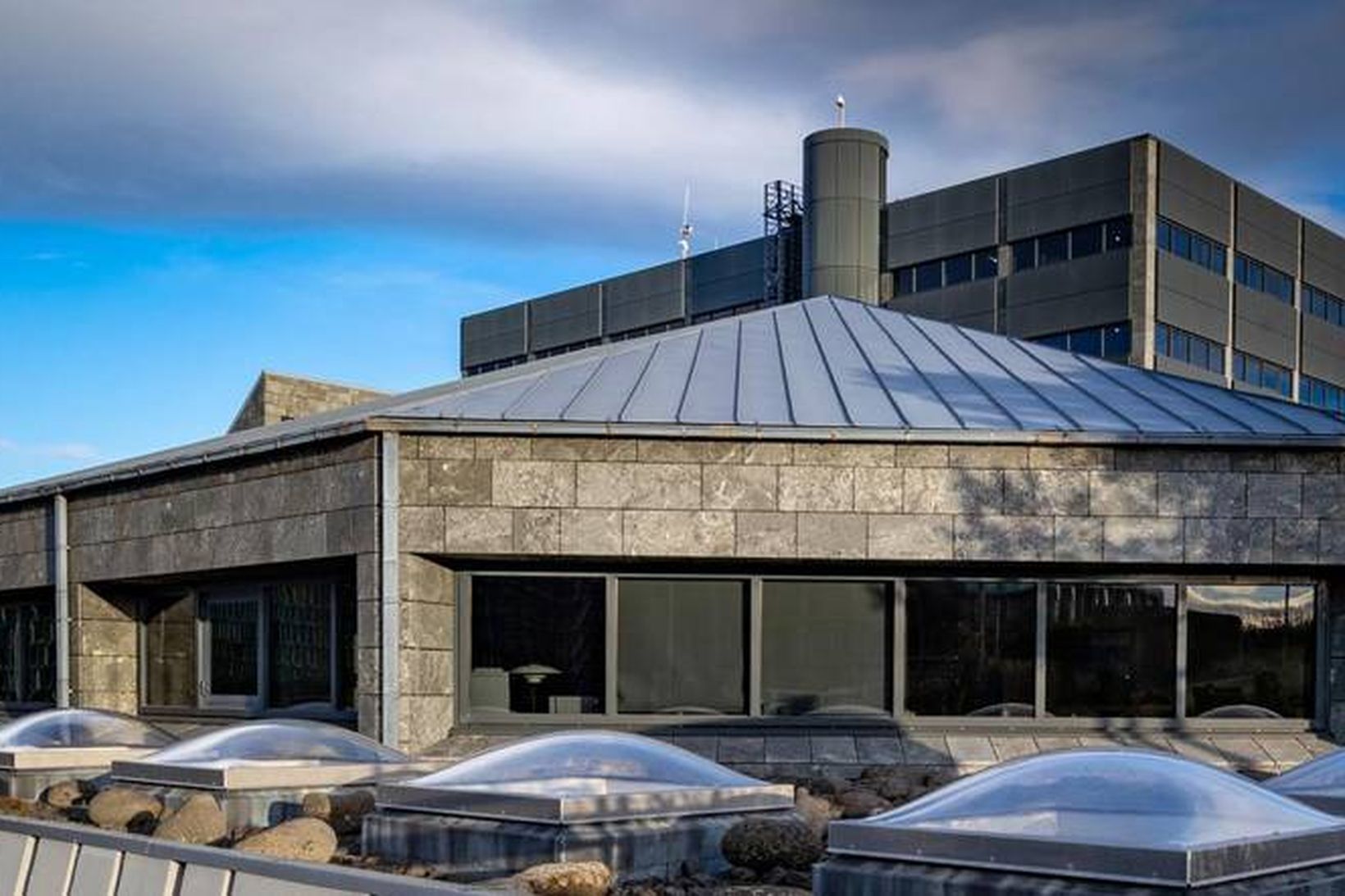Þetta er í fjórða skiptið í röð sem bankinn lækkar …