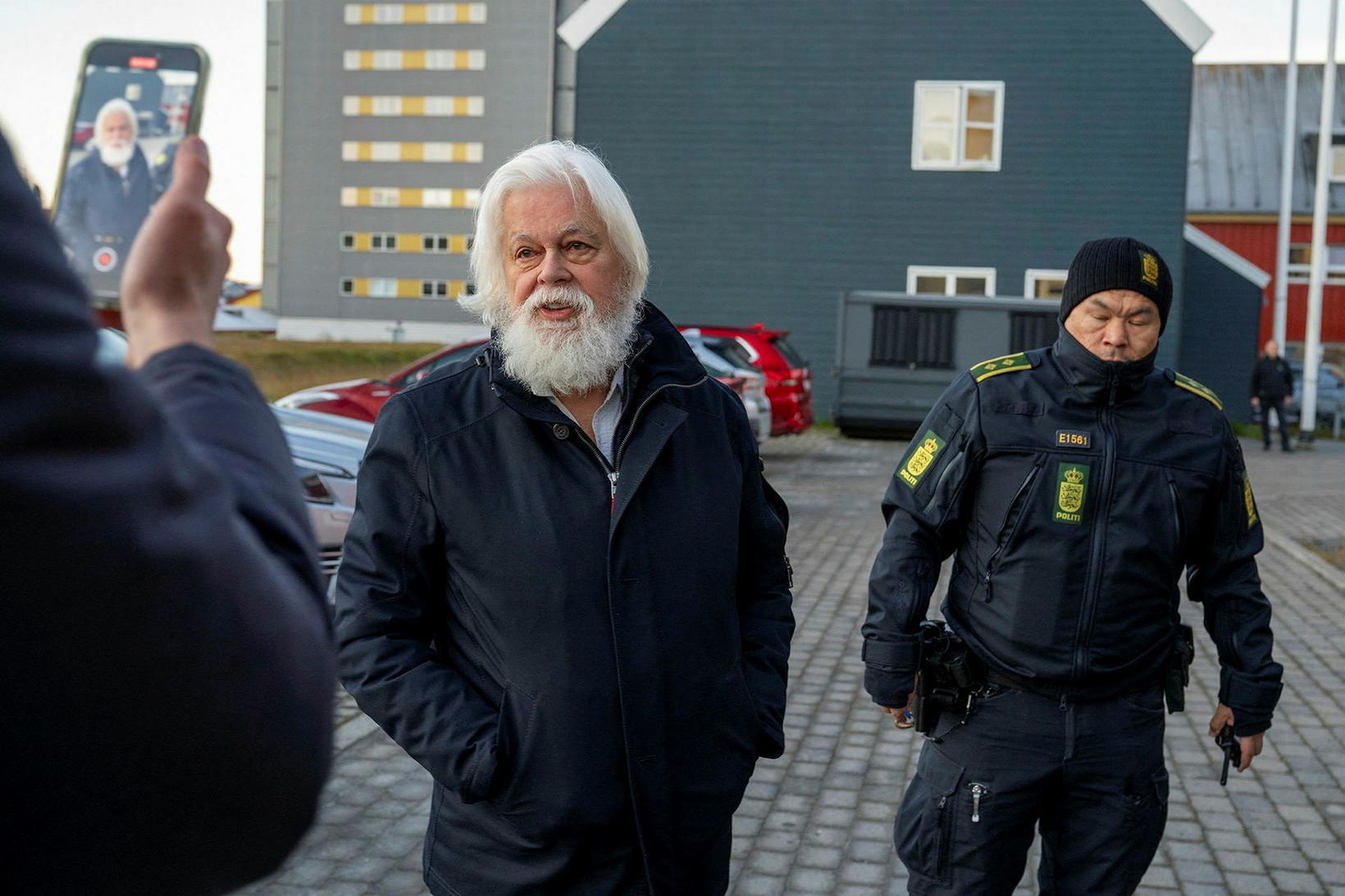 Paul Watson hefur verið í haldi í Nuuk á Grænlandi …